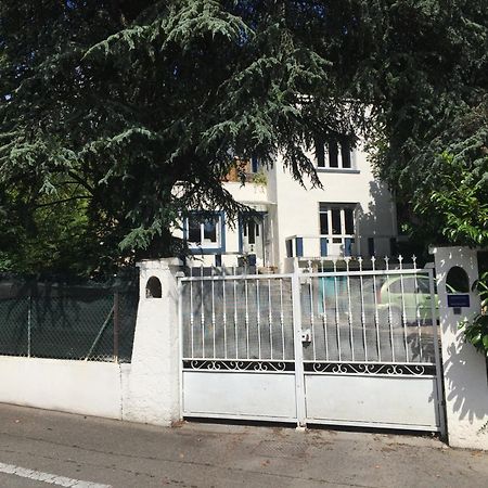 Villa Les Terrasses Dans La Nature Avec Piscine A 2 Pas De Lyon, Metro A 15Mn A Pied Pour Lyon Centre En 10Mn Ou Bus A 300M Pour Lyon Centre Oullins Luaran gambar