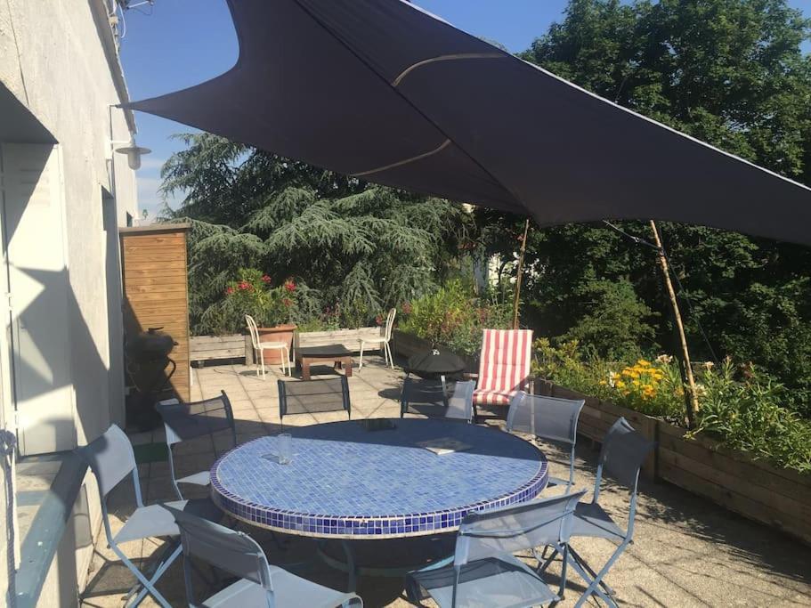 Villa Les Terrasses Dans La Nature Avec Piscine A 2 Pas De Lyon, Metro A 15Mn A Pied Pour Lyon Centre En 10Mn Ou Bus A 300M Pour Lyon Centre Oullins Luaran gambar
