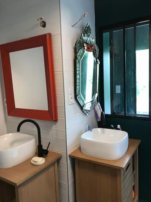Villa Les Terrasses Dans La Nature Avec Piscine A 2 Pas De Lyon, Metro A 15Mn A Pied Pour Lyon Centre En 10Mn Ou Bus A 300M Pour Lyon Centre Oullins Luaran gambar